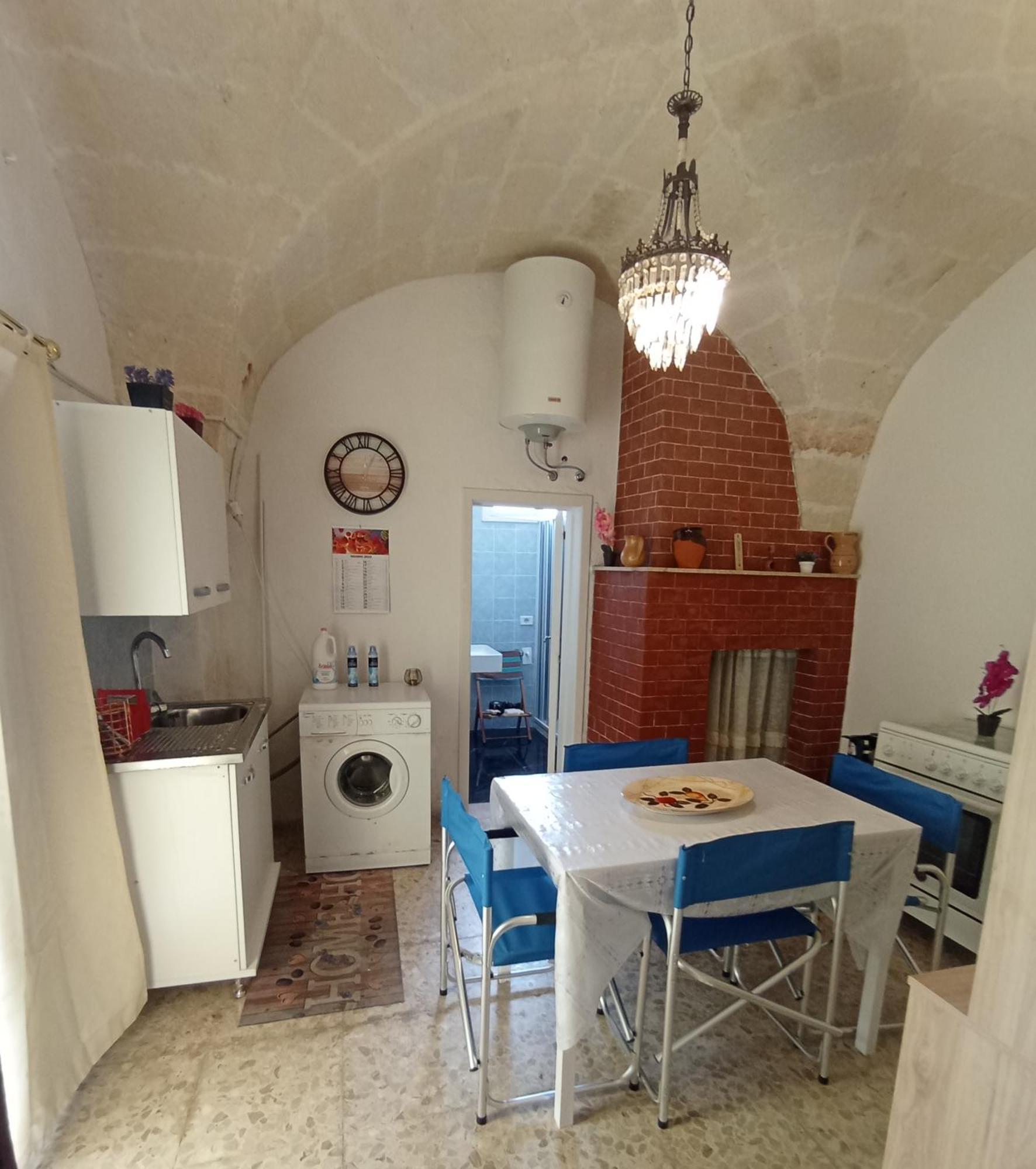 Casa Vacanza Nonna Emma Villa Lizzano  Exteriör bild